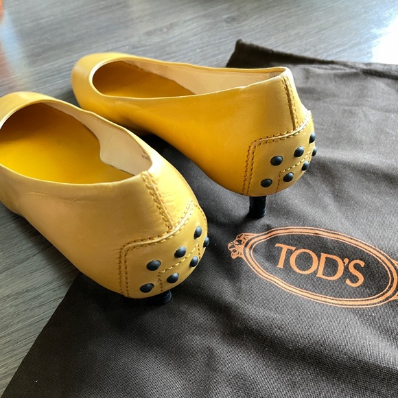 Like New Tod’s Yellow Low Heel - Picture 2 of 3